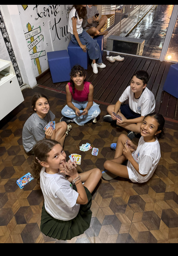 Alunos da Phenom Idiomas em atividade recreativa Urussanga